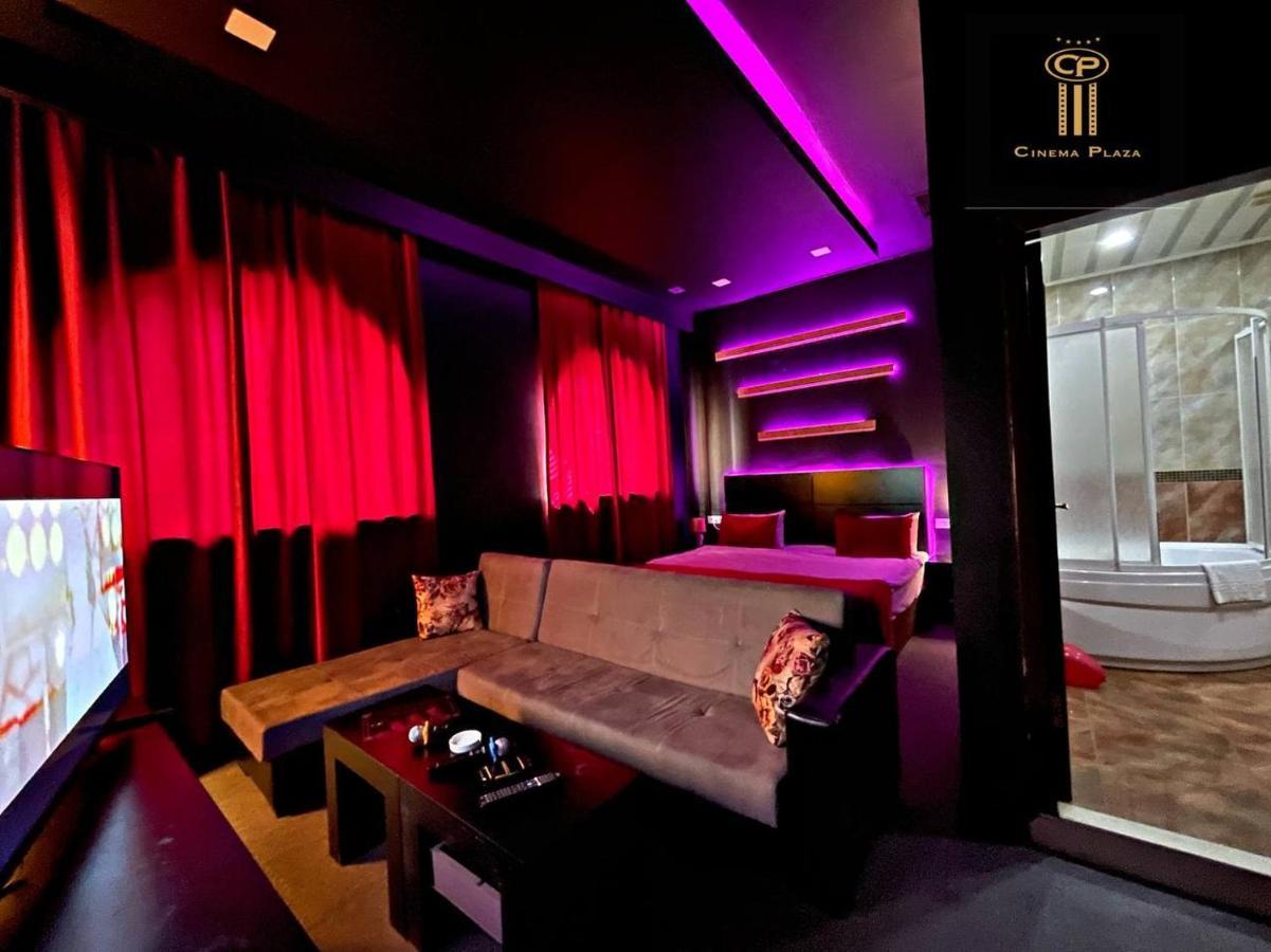 Cinema Plaza Hotel บากู ภายนอก รูปภาพ