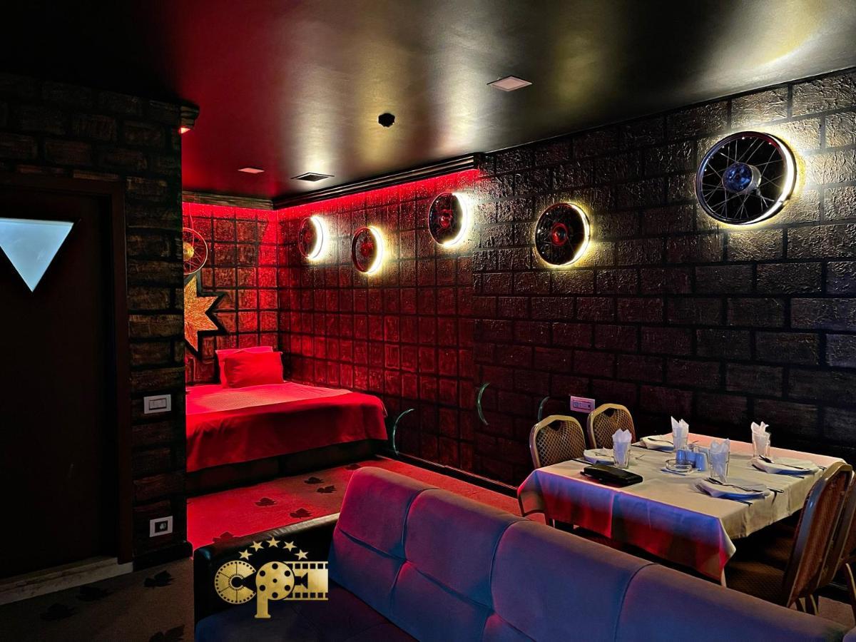 Cinema Plaza Hotel บากู ภายนอก รูปภาพ