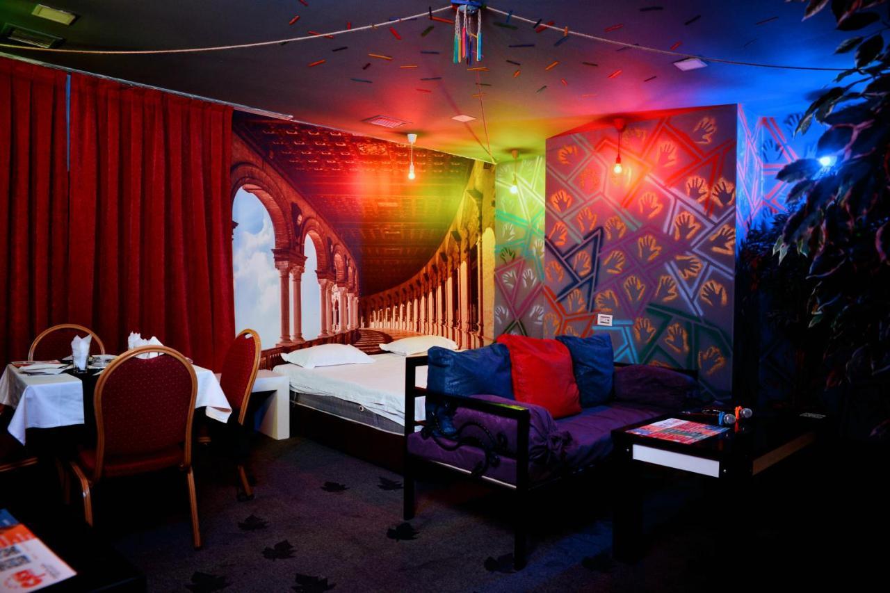 Cinema Plaza Hotel บากู ภายนอก รูปภาพ